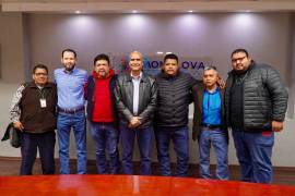 Integrantes del Sindicato de Trabajadores Burócratas y funcionarios del Ayuntamiento de Monclova se reunieron para continuar con las conversaciones sobre el contrato colectivo.