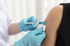 En Coahuila cerca del 90% de la población cuenta con dos dosis de vacuna, el problema es que seis meses después de la última vacunación los anticuerpos neutralizantes empiezan a bajar.