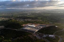 Cuando Microsoft abrió un centro de datos en el centro de México, los residentes dijeron que los cortes de electricidad eran cada vez más frecuentes y los cortes de agua se prolongaron durante semanas.