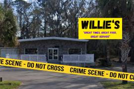 Cuatro personas murieron y veinte más resultaron heridas durante un tiroteo registrado la madrugada de este 12 de octubre en el bar Willie’s Bar and Grill, ubicado en la isla de Santa Helena, en Carolina del Sur, informaron las autoridades locales.