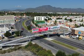 La infraestructura busca prevenir accidentes y reducir los riesgos para peatones que cruzan el bulevar Emilio Arizpe de la Maza.