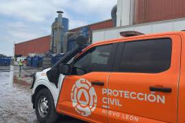 Bomberos y rescatistas se movilizaron al Multi parque industrial en Ciénega de Flores, Nuevo León donde un incendio dejó un saldo de 230 personas evacuadas.