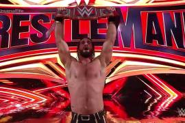 Seth Rollins acaba con el reinado de la 'Bestia Encarnada' Brock Lesnar en Wrestlemania