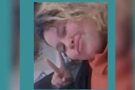 Helssyka tiene 16 años, mide 1.60 metros y presenta cinco marcas en una de sus muñecas.