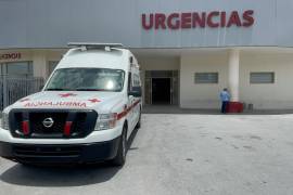 El lesionado fue atendido por paramédicos de la Cruz Roja y trasladado al Hospital General para recibir atención médica especializada.