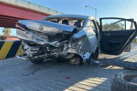 El vehículo MG5 presentó severos daños tras el choque ocurrido en la colonia Guanajuato.