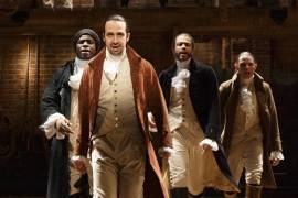 Actores de &quot;Hamilton&quot; piden a Mike Pence que respete los valores estadounidenses