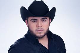 Seguidoras de Gerardo Ortiz se manifiestan en Guadalajara para apoyarlo