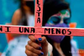 Durante noviembre, la Fiscalía de Coahuila ajustó estadísticas, disminuyendo la incidencia de un caso de feminicidio a homicidio doloso, revelando complejidades en la categorización de delitos.