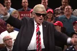 Alec Baldwin regresa a SNL con una parodia del último discurso provocador de Trump