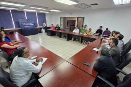 Eduardo Terrazas Ramos, director del IMPLAN, durante la presentación del compendio sobre competencias en educación media superior.