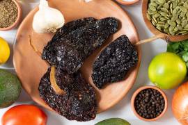 Favorito. Su aroma ahumado y su sabor profundo continúa conquistando paladares en salsas, guisos y más.