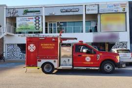 Menor muere electrocutado en azotea de un banco en Torreón