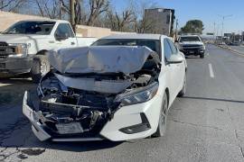 La conductora del Nissan Sentra aseguró no haber alcanzado a frenar antes de la colisión.