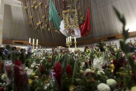 Fue en el cruce de las calles Guanajuato y 2 de abril, a dos cuadras del templo, donde se escucharon las detonaciones que hicieron que la muchedumbre corriera y buscara refugiarse.