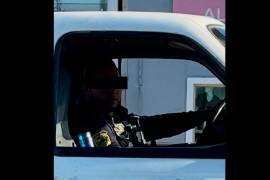 Familiares denuncian que policías presuntamente le retiraron más de 16 mil pesos producto de su trabajo.