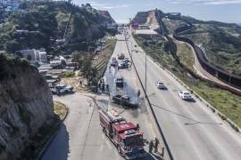 A su regreso a Guadalajara, testigos del operativo se encontraron con un camino lleno de cenizas por vehículos incendiados.