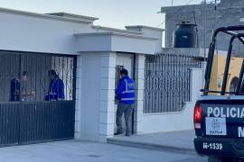 Los elementos de la Secretaría de Salud confirmaron el deceso del hombre tras su hallazgo en el baño de su hogar.