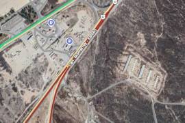 Volcadura de tráiler en la Monterrey-Saltillo, a la altura de García, genera intenso tráfico; no se reportan personas lesionadas