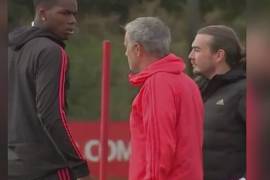 Las miradas retadoras entre Mourinho y Pogba que ponen a temblar Manchester