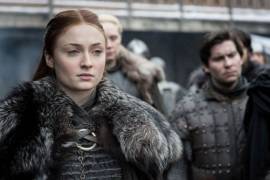 Sophie Turner se mal acostumbró con Game of Thrones