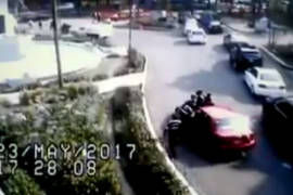 Mujer atropella a dos policías al intentar evadir el Hoy No Circula en CDMX