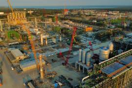 La refinería ubicada en Dos Bocas, Tabasco, terminará costando cerca de 17 mil millones de dólares.