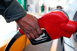 Mecánicos señalan aumento de problemas por confusión en octanaje al cargar.