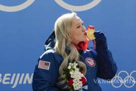 La ahora estadounidense Kaillie Humphries celebró en grande el ganar la medalla de oro tras su participación en el monobob.