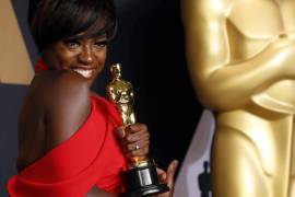“Somos la única profesión que celebra lo significa vivir una vida”: Viola Davis hace historia en los Oscar