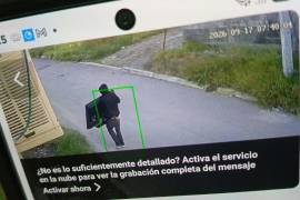 Grabaciones facilitadas por vecinos muestran al implicado cargando un televisor a plena luz del día.