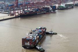 Un buque de carga en un puerto de Ningbo, China, el 21 de diciembre de 2025. Las mayores economías del mundo están optando por las barreras comerciales en lugar de una mayor integración económica.