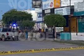 Un ciudadano estadounidense fue asesinado a balazos en la colonia Francisco Villa, Mazatlán; autoridades resguardaron la zona.