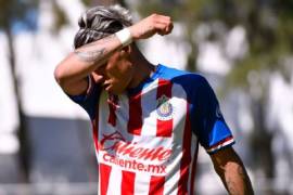 'Chicote' Calderón no ha saboreado una victoria en la Liga MX con Chivas