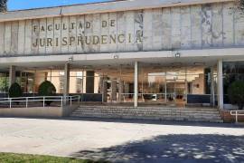 Académicas y estudiantes de la Facultad de Jurisprudencia de la UAdeC iniciaron una recolección de firmas para impulsar una mayor participación de mujeres dentro del claustro docente.