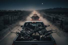 Autoridades federales de EU acusaron a nueve personas por comprar armas de alto poder con falsedad y enviarlas a México para presunto uso criminal