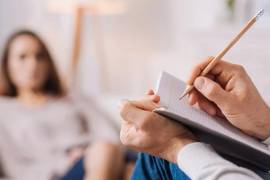 La publicación reúne casos clínicos reales que muestran cómo la terapia cognitivo-conductual puede adaptarse a distintas problemáticas de salud mental desde un enfoque empático y práctico.