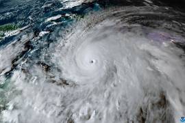 El potente huracán ‘Melissa’ categoría 5 tocó este martes tierra en Jamaica con vientos máximos sostenidos cercanos a 295 kilómetros por hora.