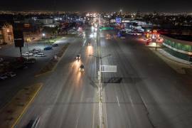 El proyecto de modernización del alumbrado público en las entradas de Saltillo avanza con la instalación de luminarias LED.