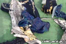 Restos de las víctimas de EgyptAir sugieren que hubo una explosión a bordo