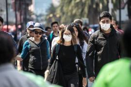 Buena parte de los mexicanos presenta cierta inmunidad, debido a que la mayoría de las personas adultas ya fueron vacunadas, además de que quienes ya se han enfermado y superado la enfermedad