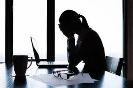 Autoridades alertaron sobre aplicaciones de préstamos rápidos que acceden a datos personales y los usan para extorsionar a usuarios y sus contactos