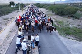 Sierra Mojada programó cuatro días de celebraciones por el 147 aniversario de su nombramiento como villa; la cabalgata fue de los eventos más concurridos, además del baile sabatino.