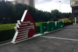 Señalan que la empresa omitió definir reglas ni responsables para formalizar contratos futuros, provocando desorden administrativo y retrasos en los pagos.