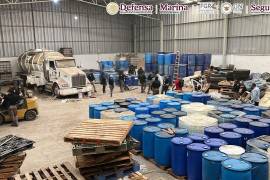 Elementos de la AIC, SEDENA, SEMAR y Guardia Nacional aseguraron hidrocarburos, precursores químicos y sustancias ilegales durante cateos en Durango