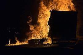 La pesada unidad fue declarada pérdida total debido a la rápida propagación de las llamas.