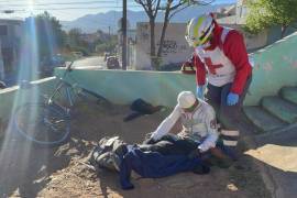 Paramédicos de Cruz Roja brindaron atención prehospitalaria al lesionado.