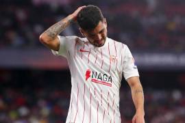 El delantero mexicano volvió a la acción con el Sevilla luego de una lesión que lo mantuvo alejado de las canchas, sin embargo, no ha regresado al nivel mostrado en el Porto.