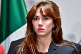 Paola Félix sostuvo que viajó en vuelo privado, pero negó que hubiera sido detenida y que el vuelo lo hubiera pagado un proveedor; dinero sería del director del medio El Universal