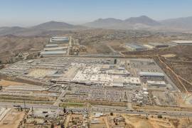 Especialistas advierten que la falta de inversión focalizada impide extender los beneficios de la relocalización a zonas rezagadas.